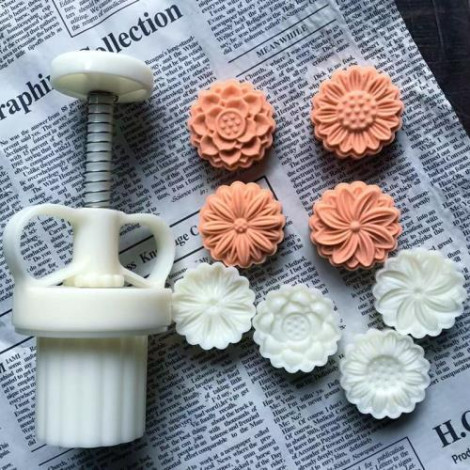 50-60-75g Chrysanthemum Mooncake Mould