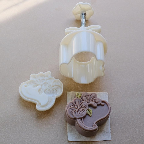 50-60-75g Orchid Mooncake Mould